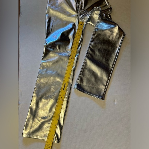 Silver metallic 5 pocket shiny silver faux leather jean Gap NWT Sz-6R (28). H17 - Picture 6 of 16